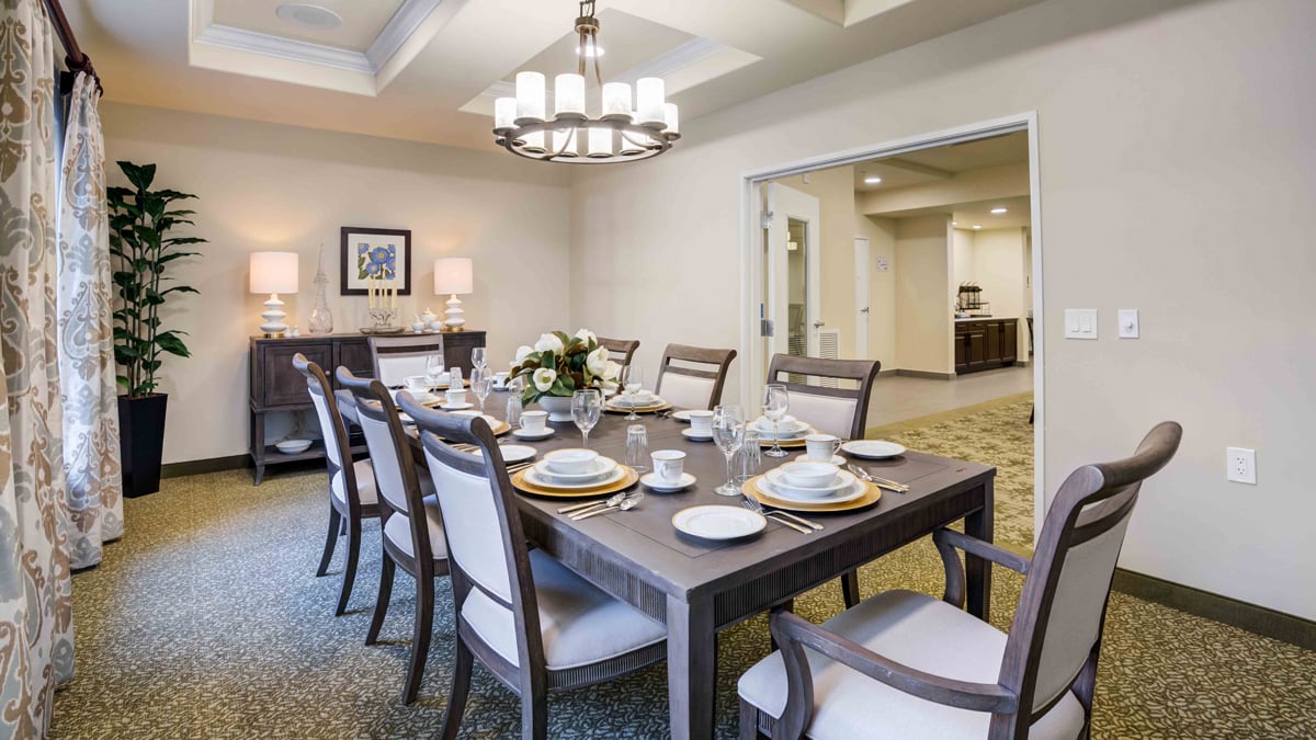 The dining room at Azalea Estates